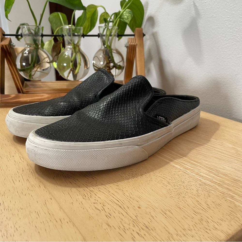 ◼️◾️▪️Vans Black Women’s Classic Slip-On Mule ▪️◾️◼️